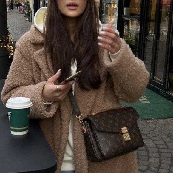 Authenticated LV LOUIS VUITTON Monogram Pochette Metis in GREAT CONDITION - Picture 4 of 16